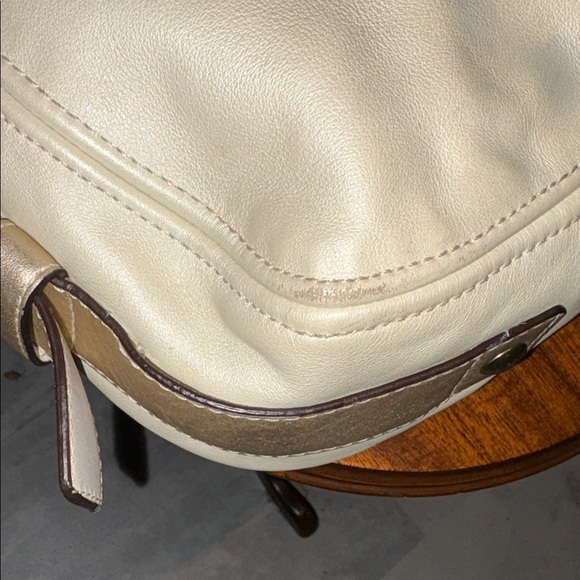 Coach Zoe Vintage shoulder bag leather Ivory / gold metallic trim F12671 EUC - Picture 10 of 16